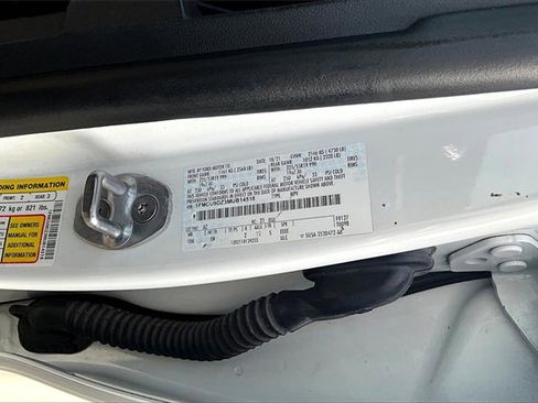 Used 2021 Ford Escape Titanium w/ Class II Trailer Tow Package image 36