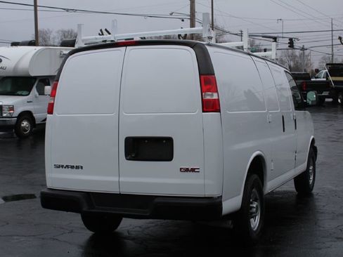 Used 2022 GMC Savana 2500 image 6