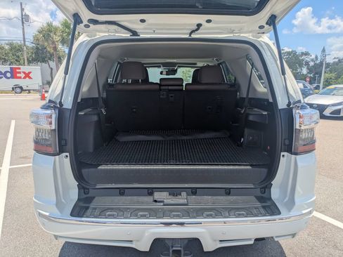 Used 2021 Toyota 4Runner Limited AWD/4WD image 13