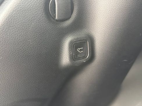 Used 2018 Jeep Compass Limited w/ Navigation Group AWD/4WD image 15