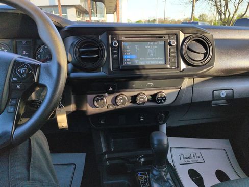 Used 2019 Toyota Tacoma SR w/ SX Package image 17