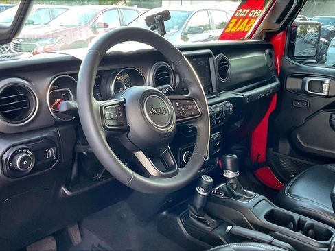 Used 2023 Jeep Wrangler Sport S image 13