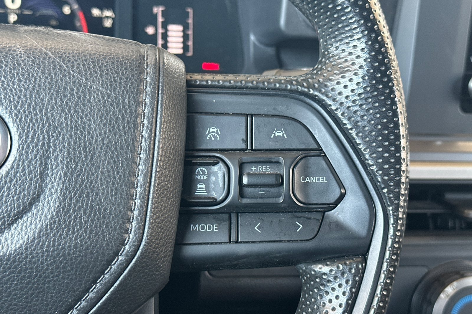 Used 2025 Toyota Tacoma SR5 AWD/4WD image 30