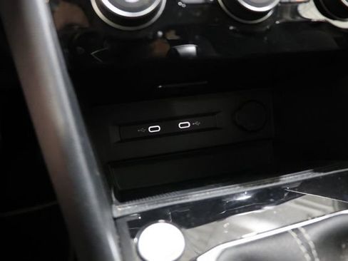 Used 2024 Volkswagen Taos SE FWD image 25