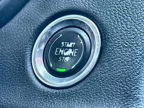 Used 2022 Cadillac XT4 Sport w/ Enhanced Visibility Package FWD image 17
