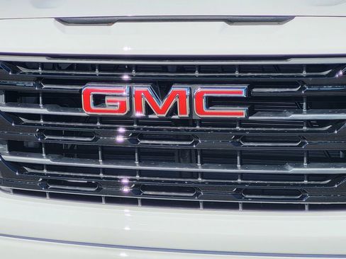 New 2026 GMC Sierra 1500 Elevation image 33