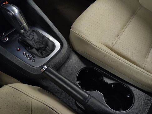 Used 2014 Volkswagen Jetta SE FWD image 26