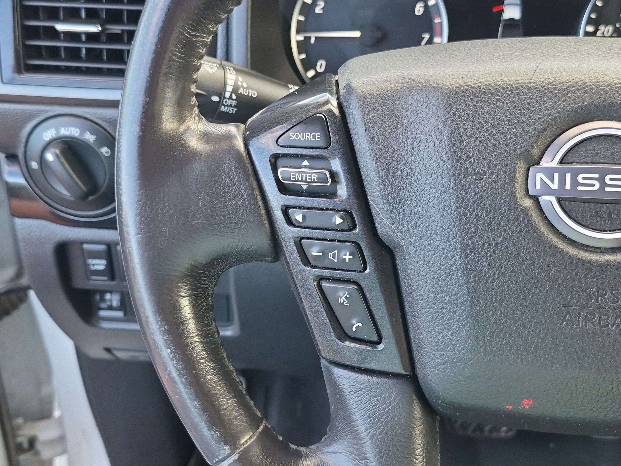 Used 2023 Nissan Titan SV w/ SV Convenience Package AWD/4WD image 20