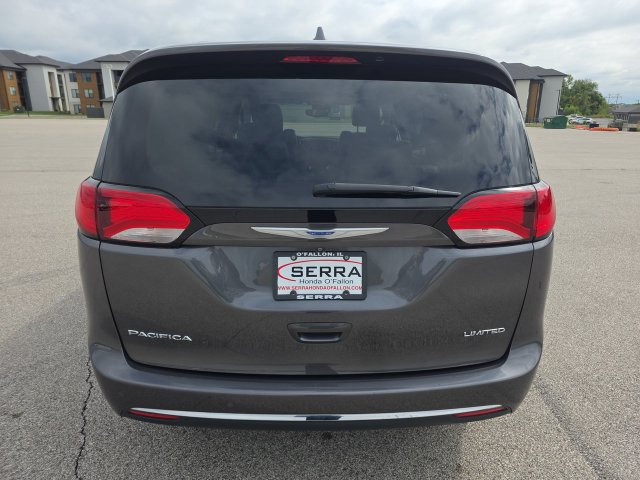 Used 2019 Chrysler Pacifica Limited w/ Advanced Safetytec Group FWD image 12
