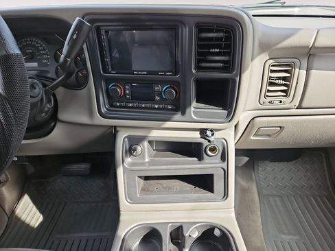 Used 2004 GMC Sierra 1500 SLT w/ Off-Road Package image 11