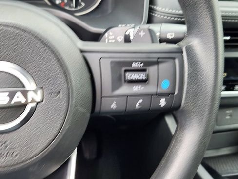 Used 2024 Nissan Rogue SV AWD/4WD image 19