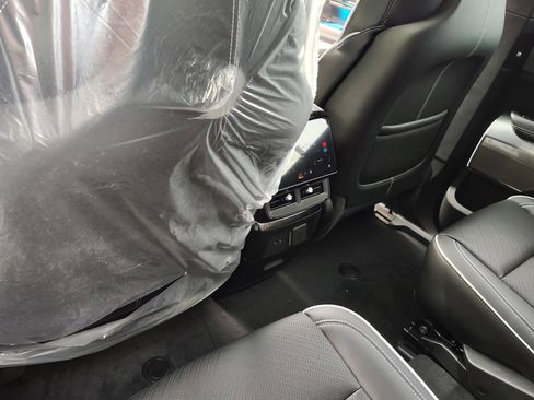 New 2026 Cadillac Vistiq Platinum w/ LPO, Floor Liner Package image 28