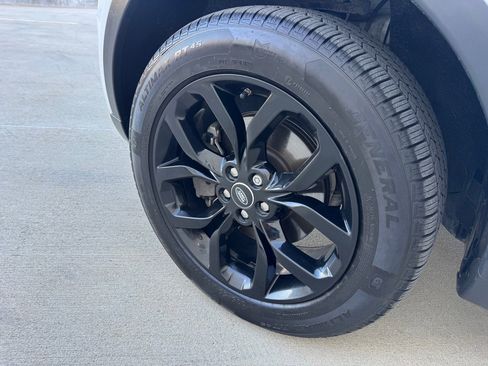 Used 2018 Land Rover Discovery Sport HSE image 9