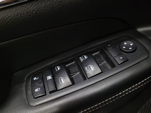 Used 2017 Jeep Grand Cherokee Limited AWD/4WD image 27