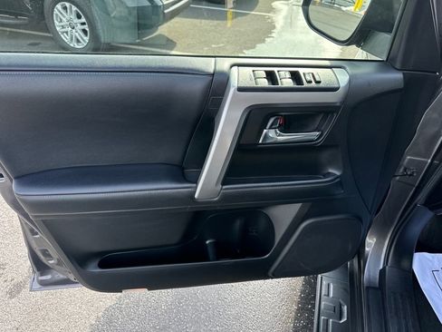 Used 2020 Toyota 4Runner SR5 image 15