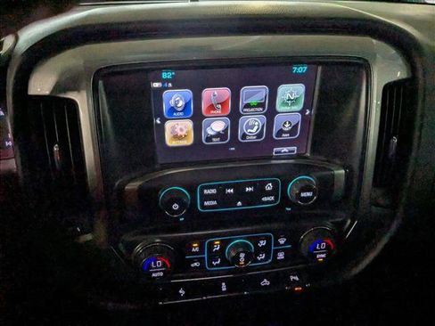 Used 2018 Chevrolet Silverado 1500 LT w/ LT Convenience Package RWD image 15