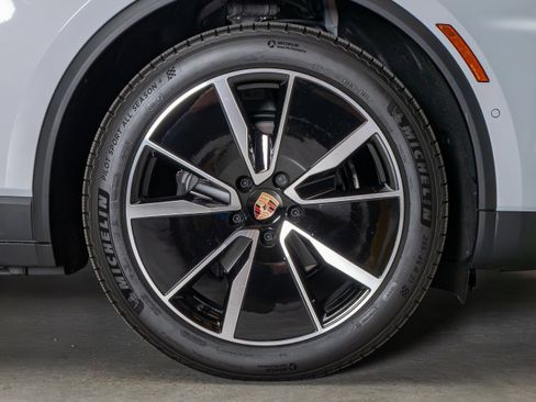 New 2026 Porsche Macan 4 Electric AWD/4WD image 14