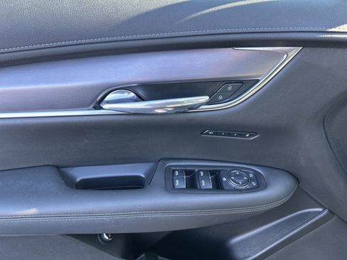 Used 2021 Cadillac XT6 Luxury image 11