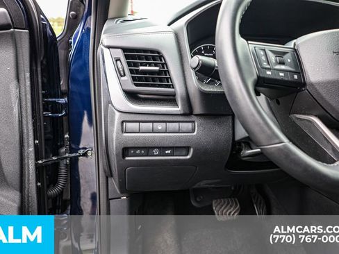 Used 2025 Nissan Rogue SV image 27