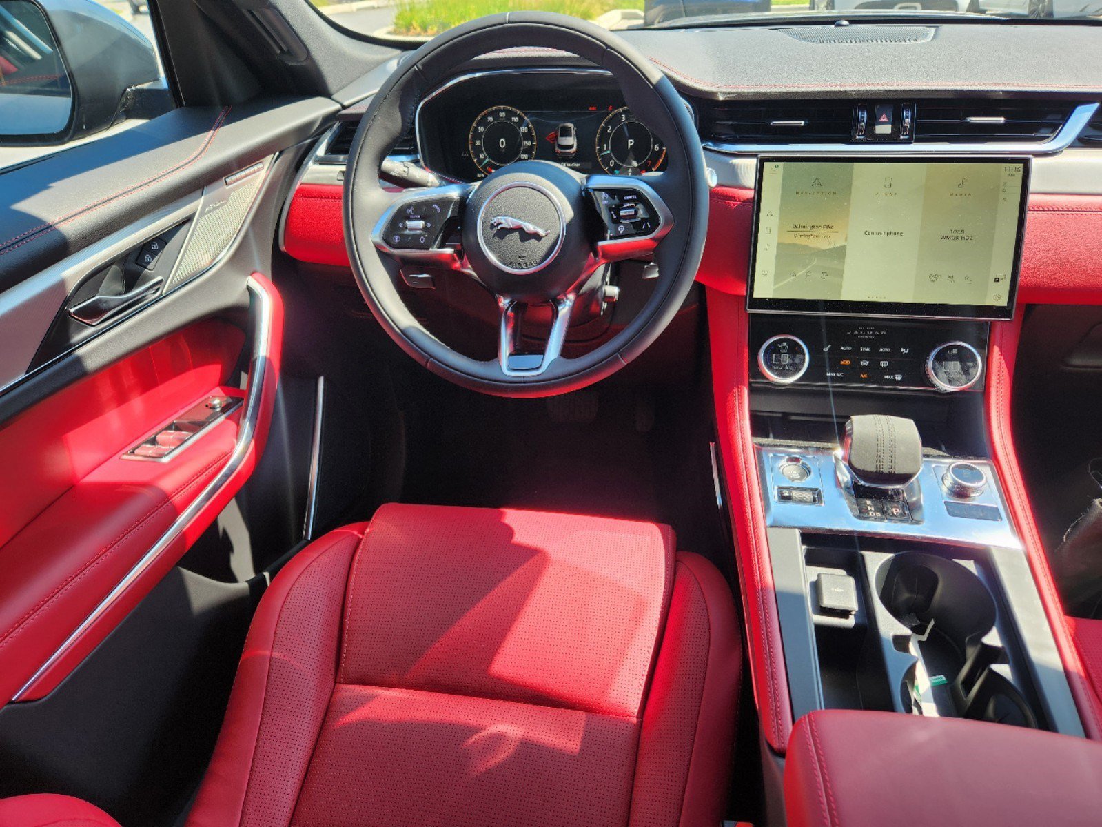 Used 2025 Jaguar F-PACE R-Dynamic S AWD/4WD image 14