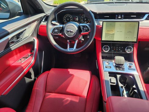 Used 2025 Jaguar F-PACE R-Dynamic S image 14
