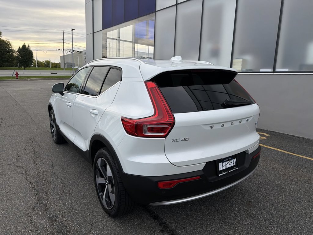 Certified 2024 Volvo XC40 B5 Plus w/ Climate Package AWD/4WD image 6