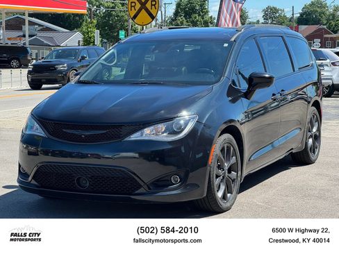 Used 2020 Chrysler Pacifica Touring-L Plus w/ Advanced Safetytec Group FWD image 1