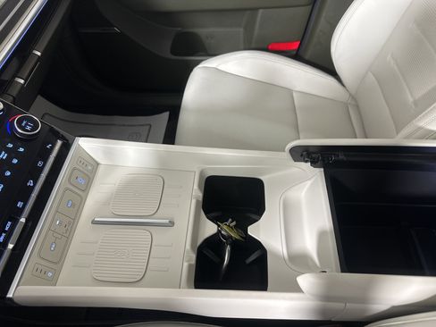 Used 2025 Hyundai Santa Fe Calligraphy AWD/4WD image 19