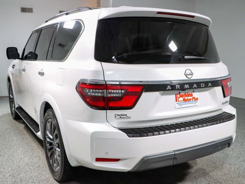 Used 2022 Nissan Armada Platinum image 9