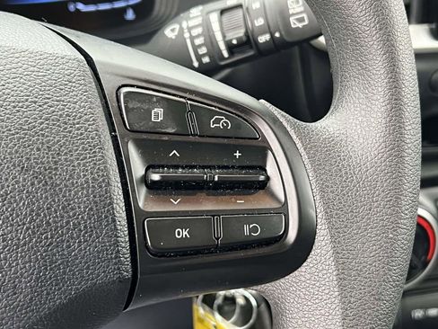 Certified 2023 Hyundai Venue SE FWD image 21