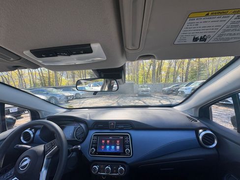 Used 2025 Nissan Versa SV FWD image 29