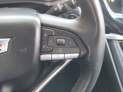 Used 2025 Cadillac XT6 Premium Luxury image 26