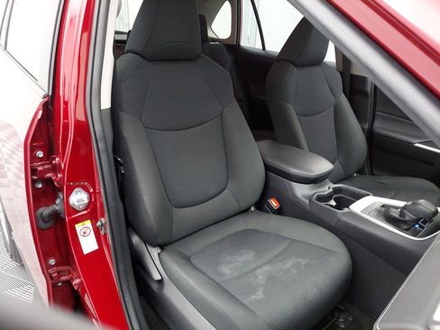 Used 2019 Toyota RAV4 LE w/ All Weather Liner Package AWD/4WD image 15