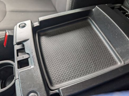 Used 2018 Jeep Wrangler Unlimited Sahara w/ Connectivity Group image 28