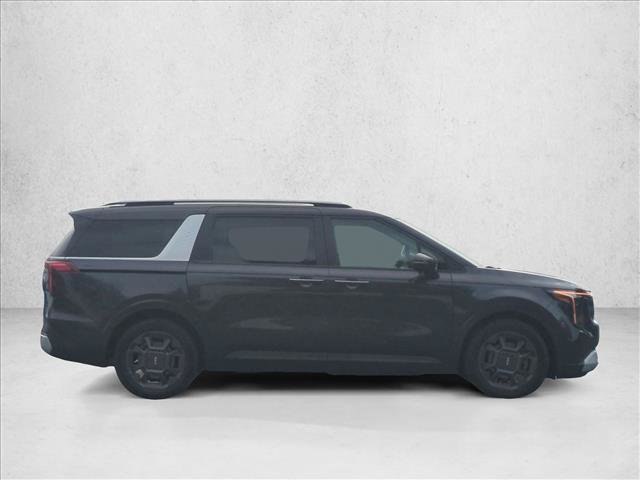 Used 2025 Kia Carnival EX FWD image 4