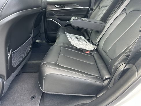 New 2026 Jeep Grand Cherokee Limited Reserve image 15