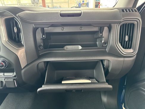 Used 2025 Chevrolet Silverado 1500 Custom w/ Turbomax Blackout Package RWD image 18
