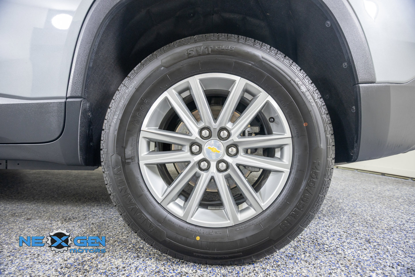 Used 2023 Chevrolet Traverse LT w/ LPO, Floor Liner Package AWD/4WD image 48
