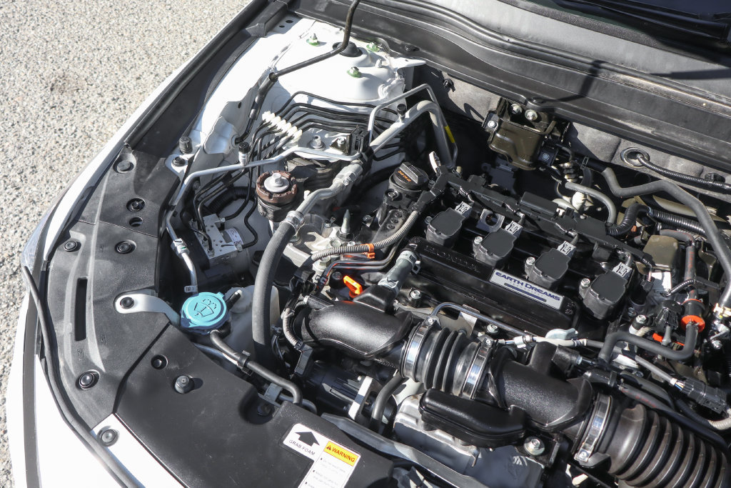 Used 2018 Honda Accord Touring image 12
