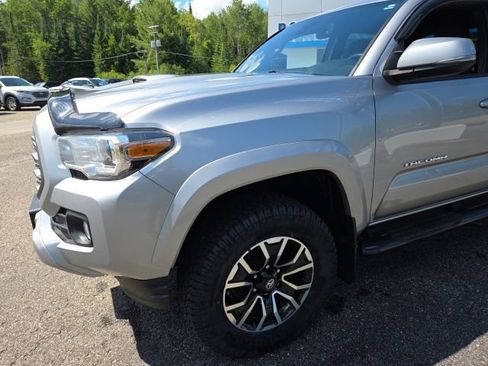 Used 2020 Toyota Tacoma TRD Sport AWD/4WD image 39