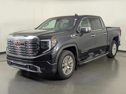 Used 2024 GMC Sierra 1500 Denali w/ Technology Package AWD/4WD image 4