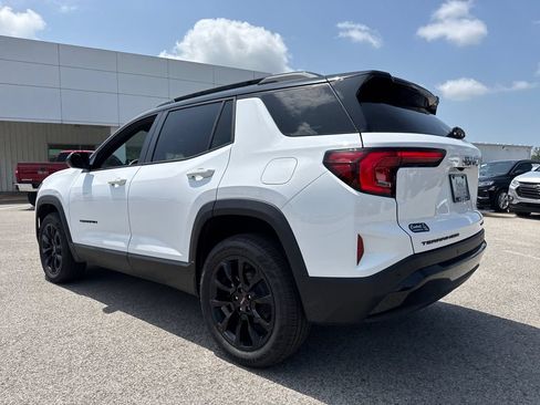 New 2027 GMC Terrain Elevation w/ Elevation Premium Package AWD/4WD image 4