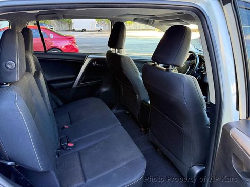 Used 2016 Toyota RAV4 XLE image 10