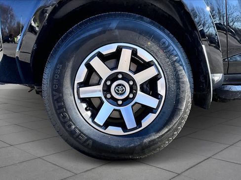 Used 2022 Toyota 4Runner TRD Off-Road Premium image 11