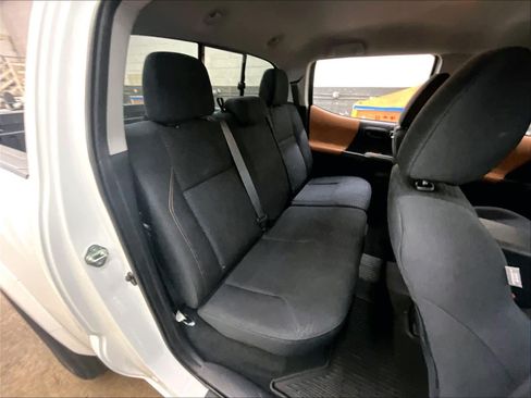 Used 2017 Toyota Tacoma SR5 w/ Tow Package RWD image 29
