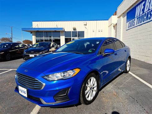 Used 2020 Ford Fusion SE image 3