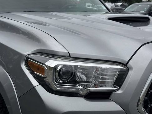 Used 2019 Toyota Tacoma TRD Sport AWD/4WD image 5