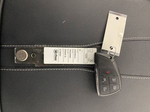 Certified 2025 Chevrolet Traverse LT image 31