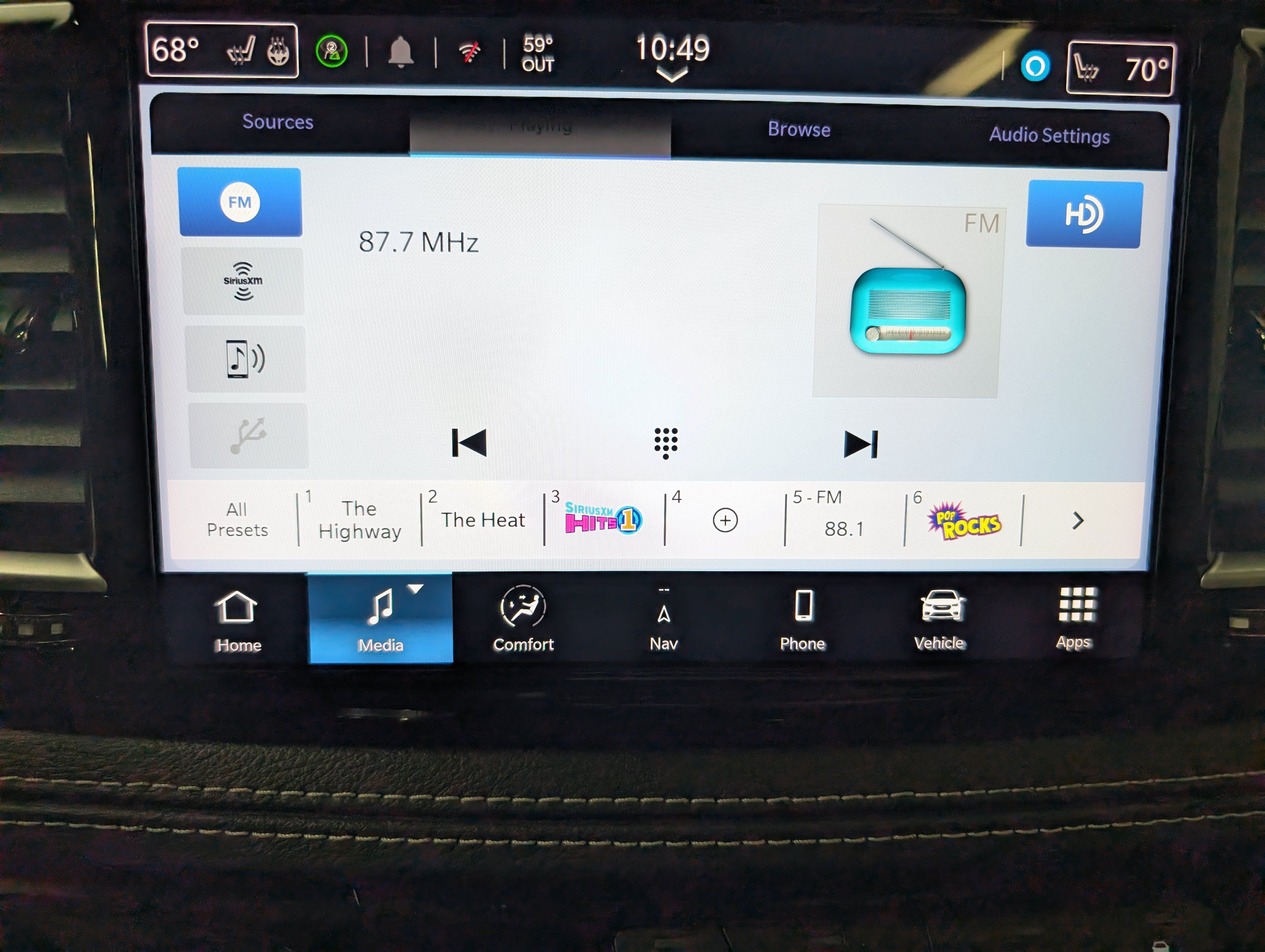 Used 2025 Chrysler Pacifica Limited FWD image 15
