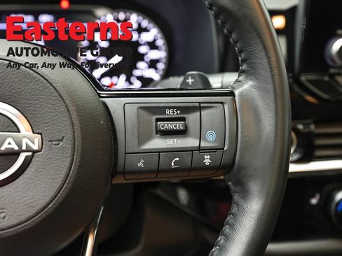 Used 2023 Nissan Pathfinder SV w/ SV Premium Package AWD/4WD image 16